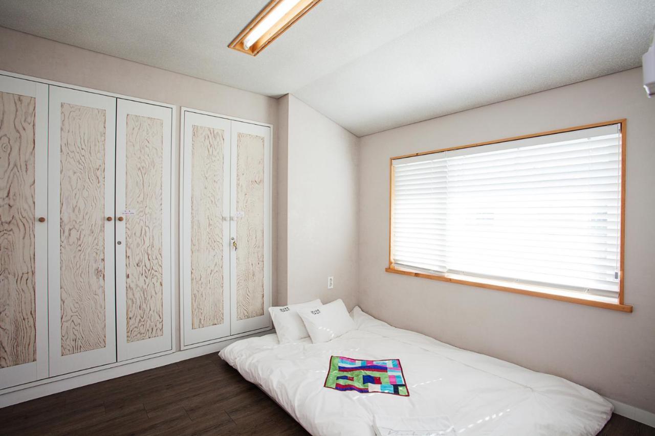Bookmark Guesthouse Seogwipo Exterior photo